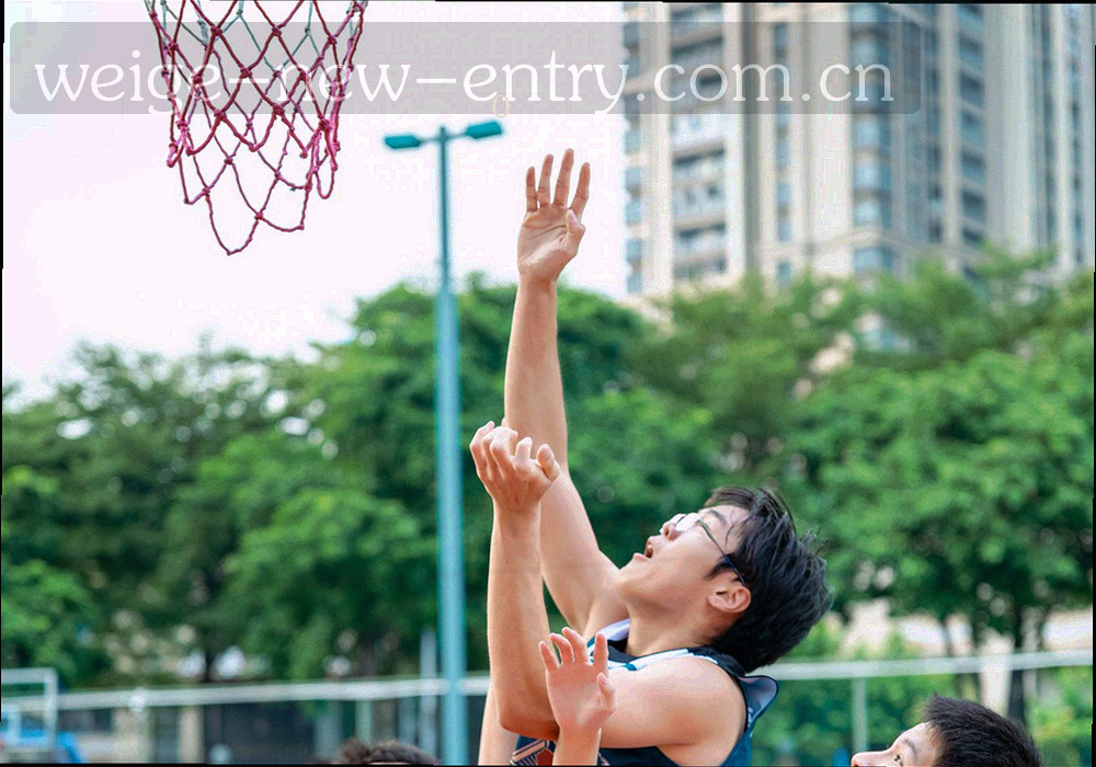 五个圆角方块围绕中心问号排列，方块之间以电光青细线连接，示意五类问答主题